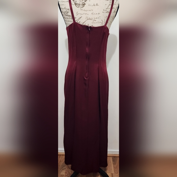 Vintage Wanted Brand Deep Red Satin Feel Dress. Size 9/10. - Picture 3 of 7